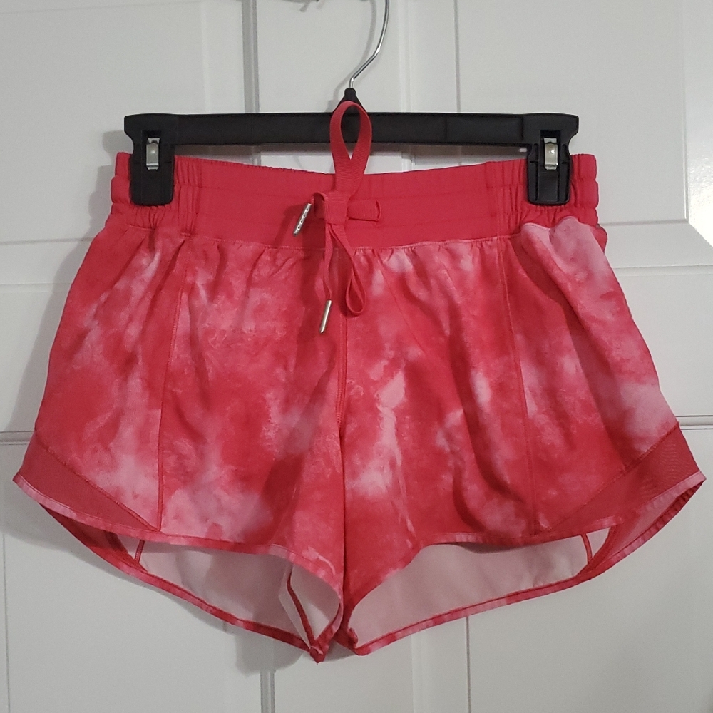 Lululemon Hotty Hot LR 4in Women's Pink Diamond-Dye Shorts Sz 6